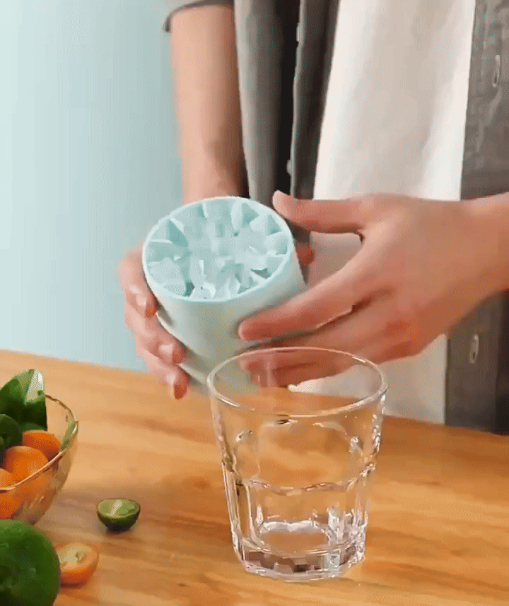 Silicone Ice Cube Mold Round Ice Bucket | Space-Saving Portable Ice Maker for Cocktails & Summer Drinks