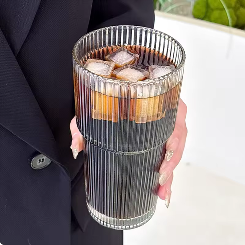 600 ml stribe glas kaffekop med låg og halm - gennemsigtig genanvendelig iskaffe og juice tumbler