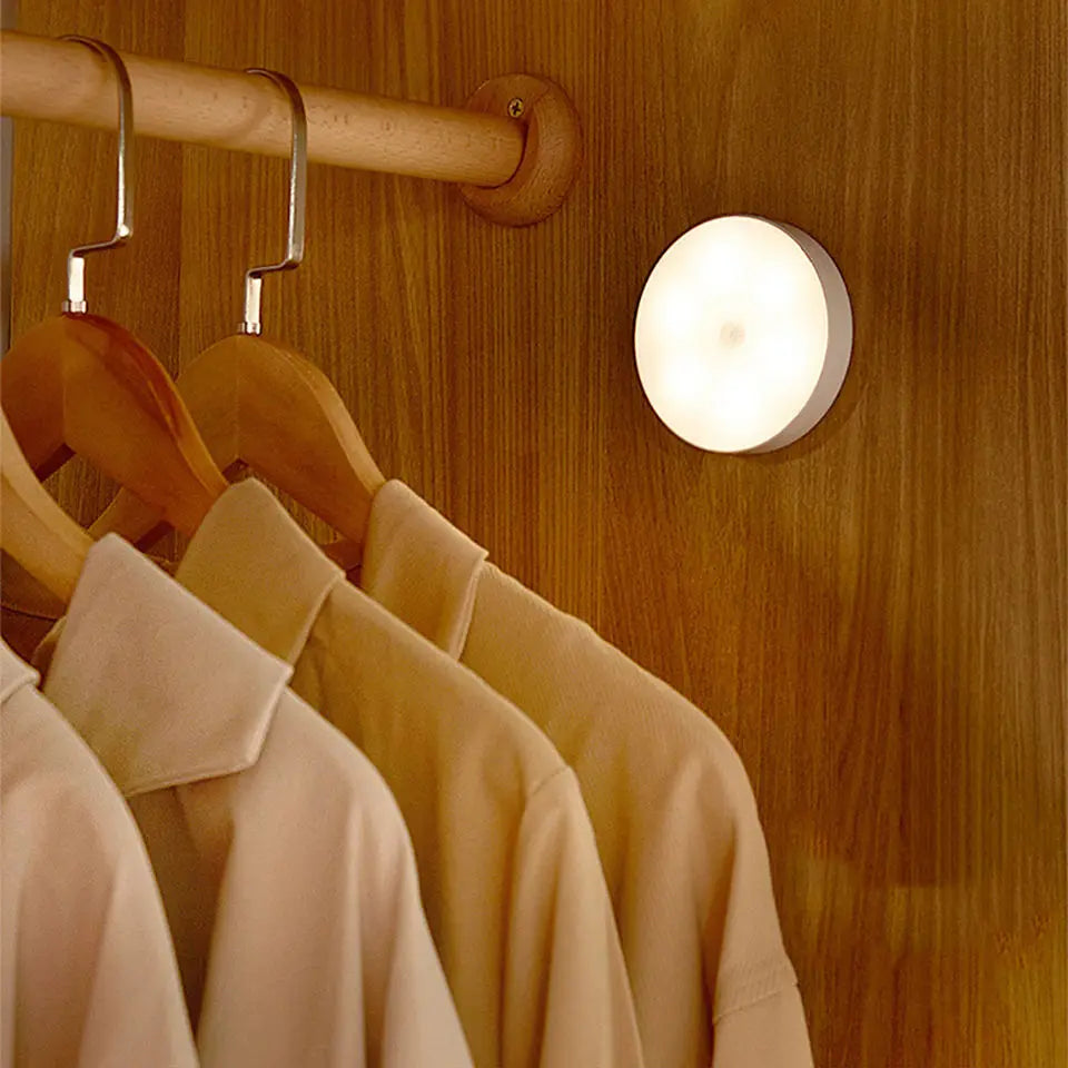 Dobíjecí snímač pohybu LED Night Light-USB napájené, automatické vnitřní lampu pro skříně, chodby, kuchyň a ložnici
