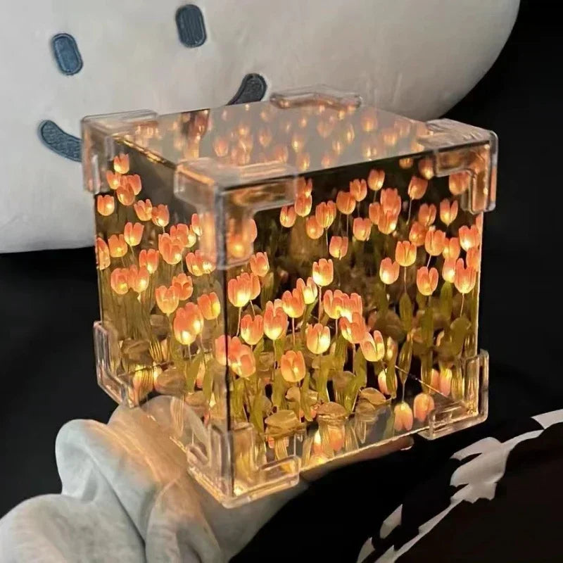🌷 3Dチューリップフラワーシーキューブナイトライト - 光るクリスタルキューブの中の永遠の庭園
