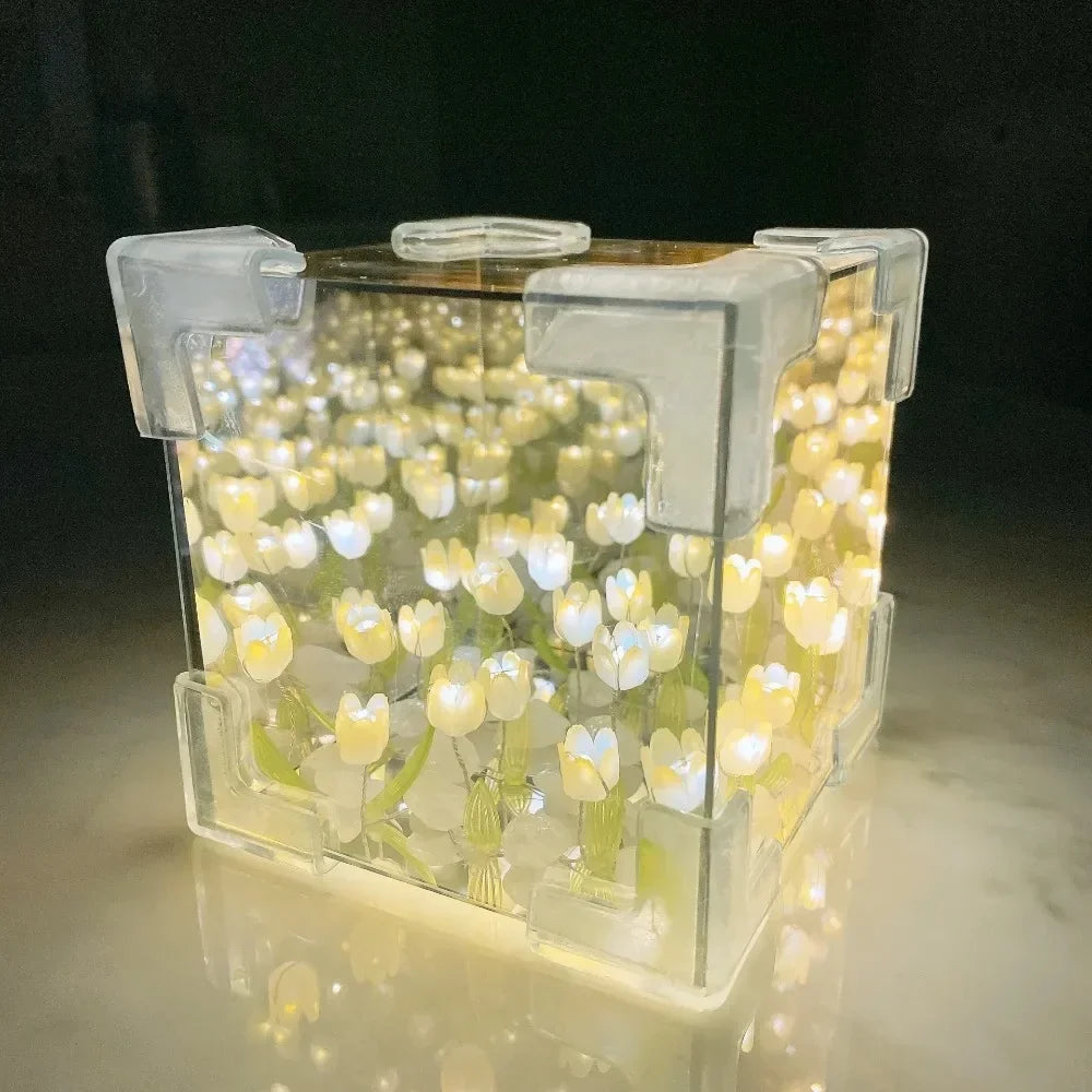 🌷 3Dチューリップフラワーシーキューブナイトライト - 光るクリスタルキューブの中の永遠の庭園